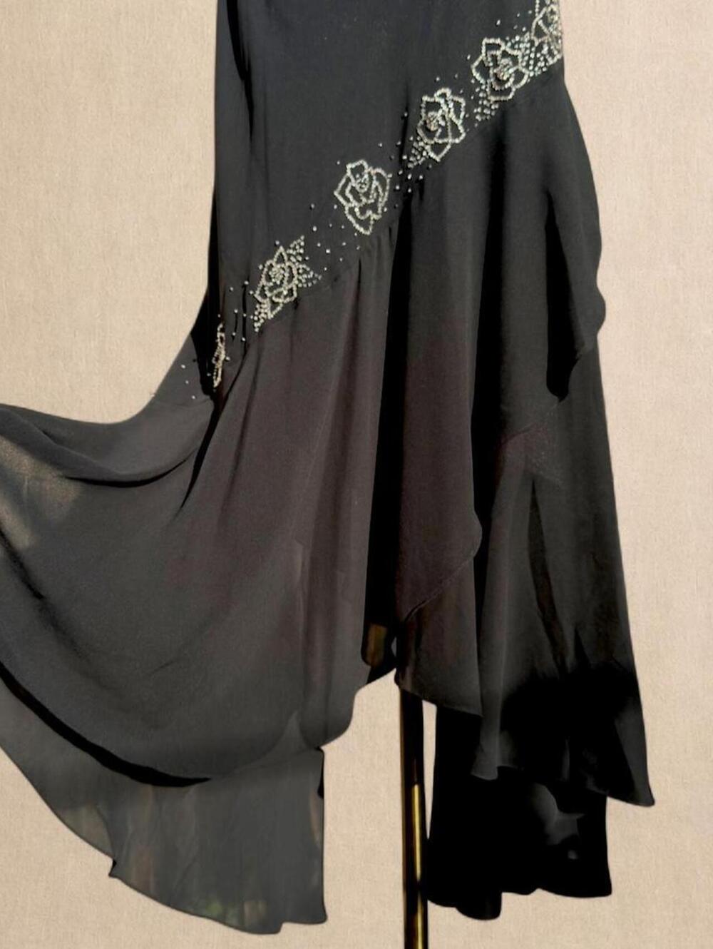 Black maxi dress with beaded floral and ruffled hem - Picture 3 of 8